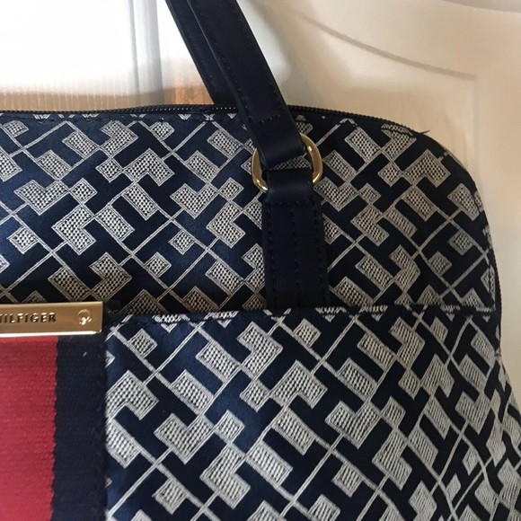 Tommy Hilfiger Blue/Alpaca Eve II Monogram Sachel Purse - Picture 5 of 11